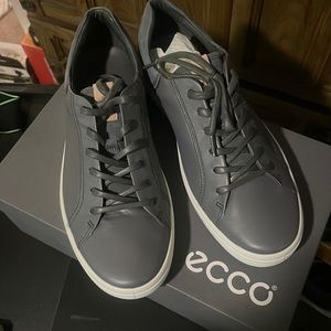 Nib Ecco leather sneakers sz 11.5 NEVER warn. Questions?  Gotcha. Just ask $65